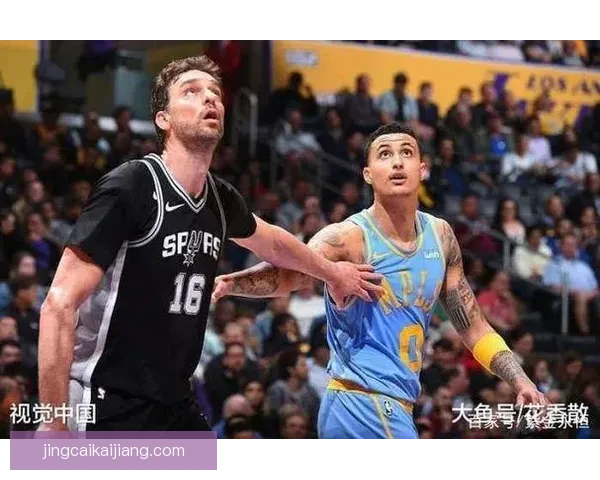 卡鲁索调皮抢水壶哈特机智躲避结果泼满前队友一身水